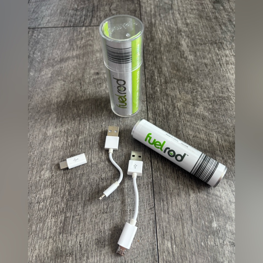 White Portable Charger Set - Picture 2 of 6